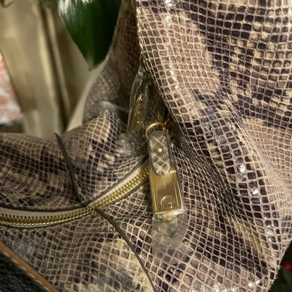 🥰Gorgeous Hobo Style Slouchy GILI bag😍